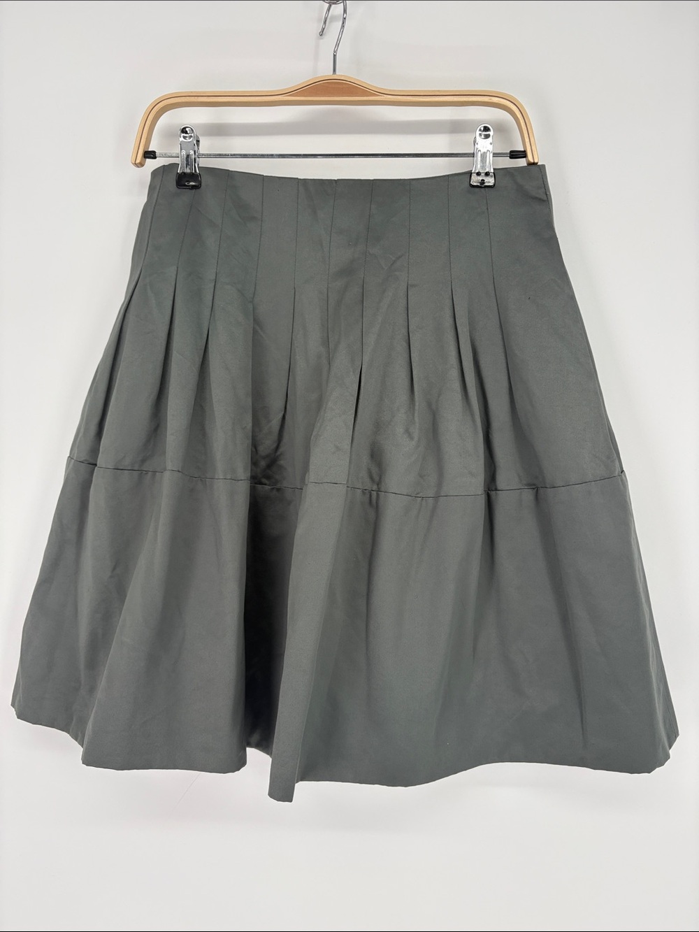 🥑 BCBGMaxAzria sage satin cotton blend Pleated A-Line Skirt